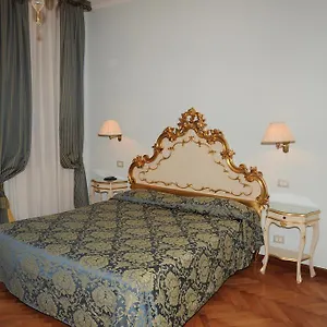 Alloggi Santa Sofia ** Venedik